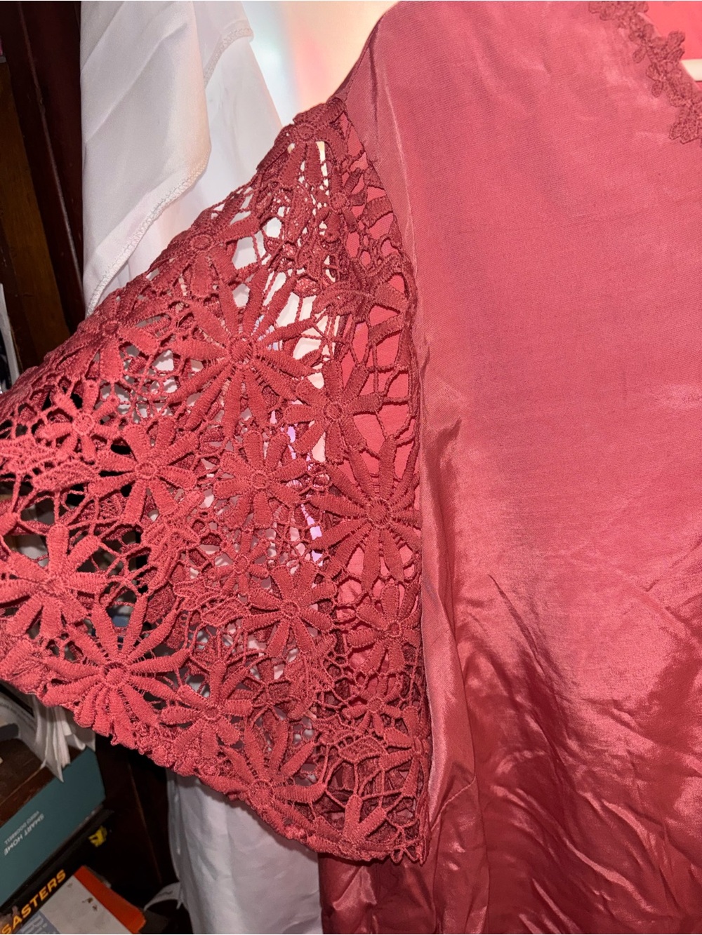 BloomChic Rose Pink V-Neck lace Sleeve Tunic - Picture 3 of 4